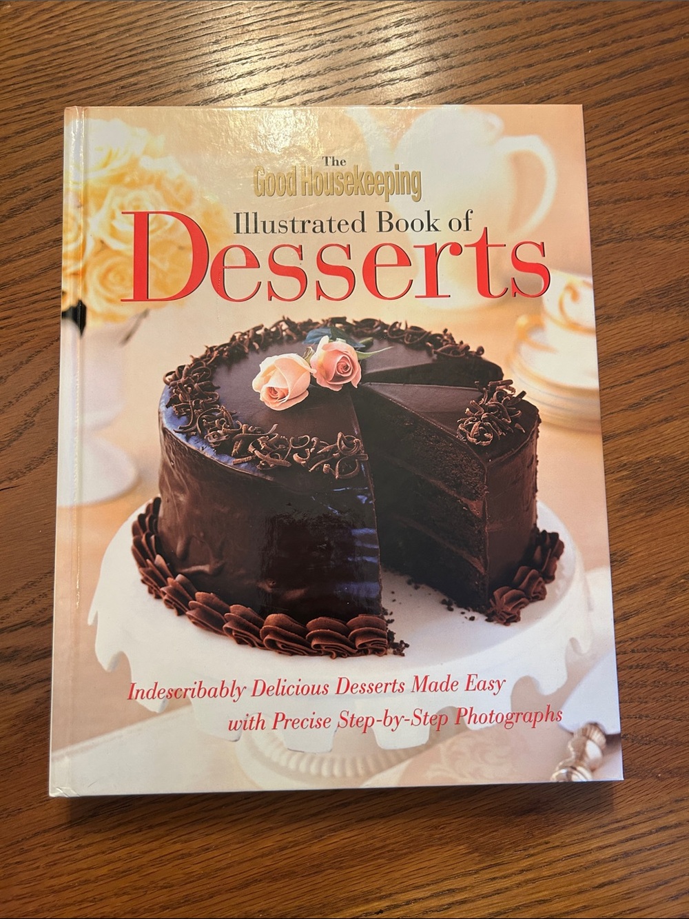 Illustrated Book of Desserts Cookbook